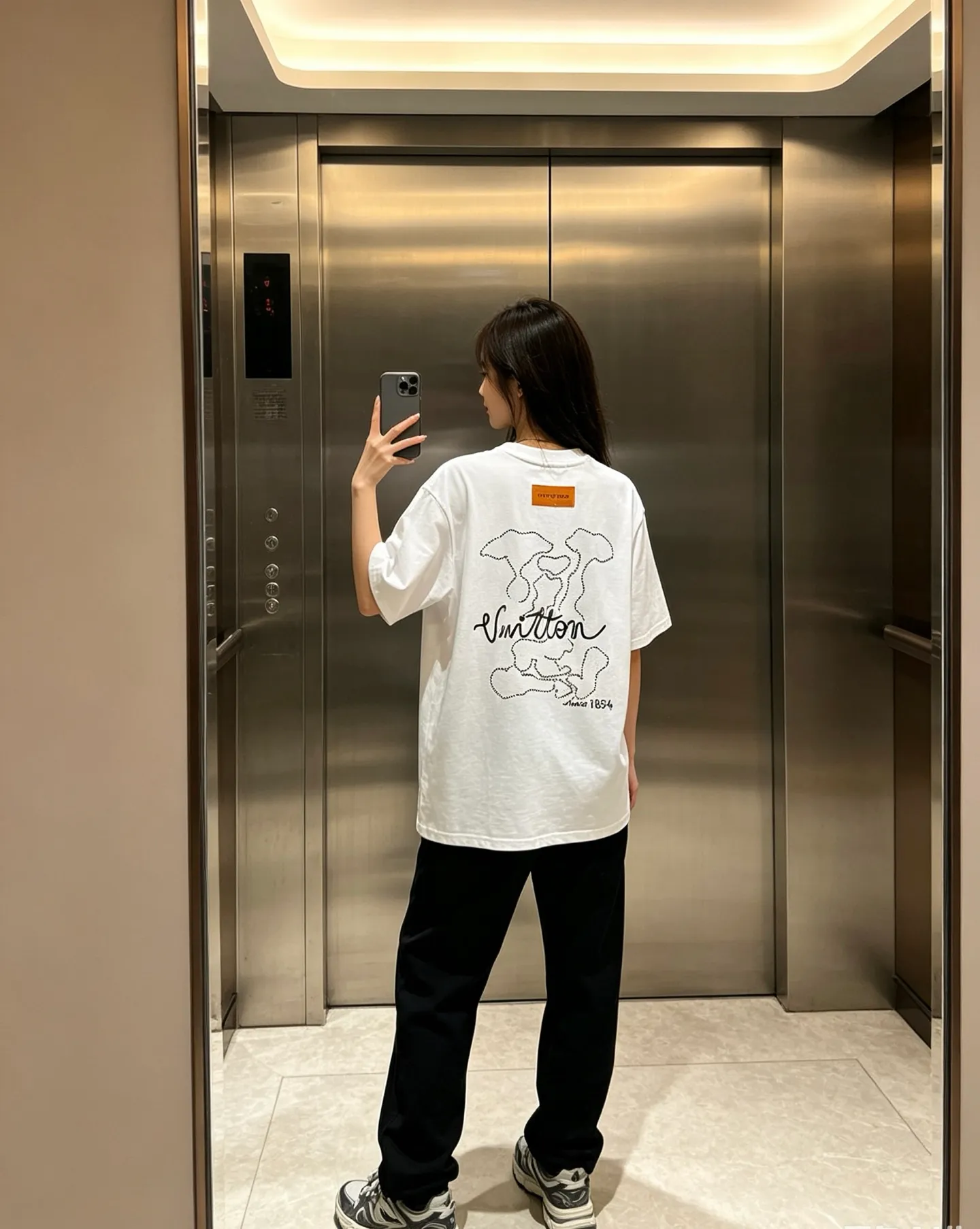 Louis Vuitton/ logo